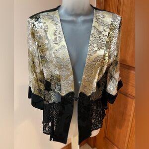 NEW NWOT Violet Kay Womens Embroidered Floral Kimono Cardigan Jacket Lace Medium